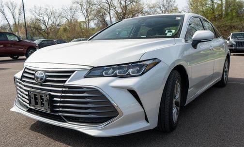 White 2022 Toyota Avalon XLE