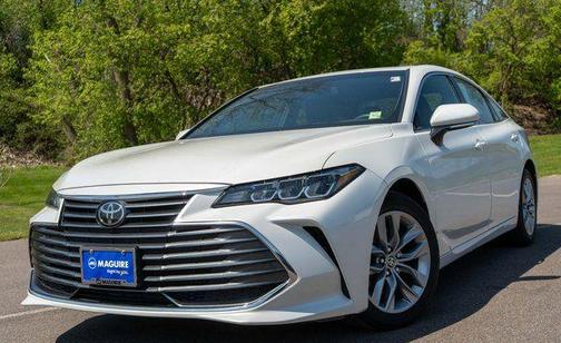 Pearl 2022 Toyota Avalon XLE