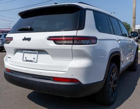 2025 Jeep Grand Cherokee L Laredo