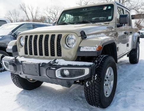 2022 Jeep Gladiator Sport