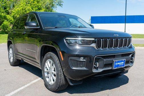 Diamond Black 2022 Jeep Grand Cherokee Overland