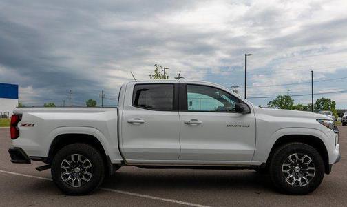 White 2025 Chevrolet Colorado Z71