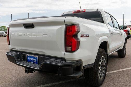 White 2025 Chevrolet Colorado Z71
