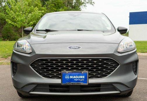 Gray Metallic 2022 Ford Escape SE