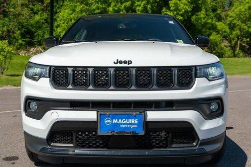 Bright White Clearcoat 2023 Jeep Compass Altitude
