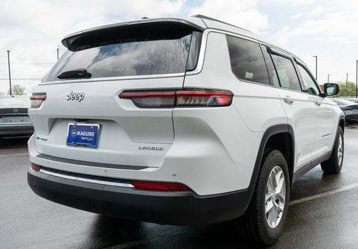 Bright White Clearcoat 2022 Jeep Grand Cherokee L Laredo