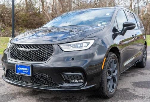 2023 Chrysler Pacifica Touring-L