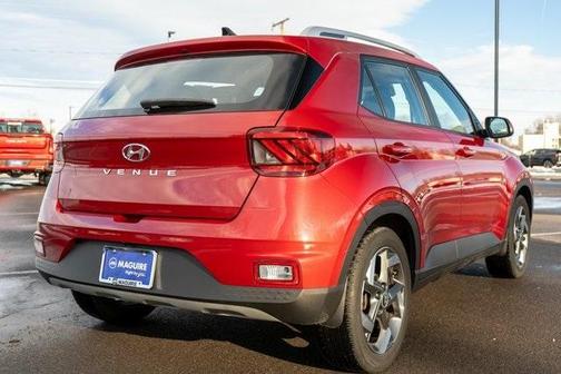 2022 Hyundai VENUE SEL