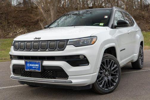 Bright White Clearcoat 2022 Jeep Compass Altitude