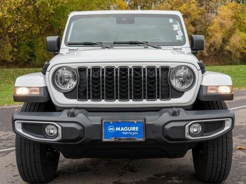 2024 Jeep Gladiator Sport
