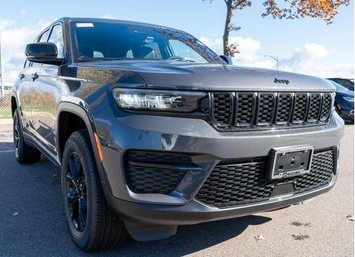 2025 Jeep Grand Cherokee Laredo