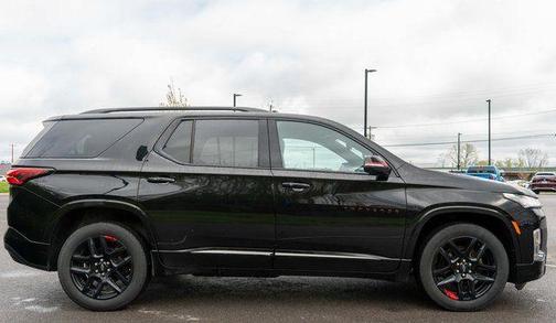 Mosaic Black Metallic 2023 Chevrolet Traverse Premier