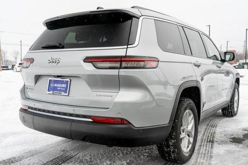 2022 Jeep Grand Cherokee L Laredo