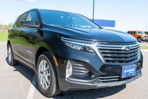 Mosaic Black Metallic 2024 Chevrolet Equinox LT