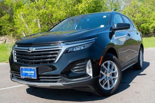 Mosaic Black Metallic 2024 Chevrolet Equinox LT
