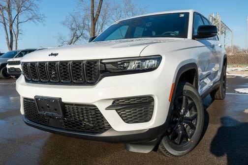 2025 Jeep Grand Cherokee Laredo