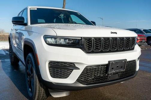 2025 Jeep Grand Cherokee Laredo