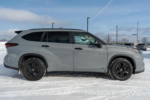 2024 Toyota Highlander Hybrid XLE