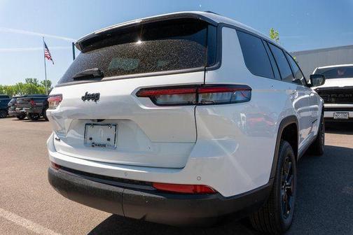Bright White Clearcoat 2026 Jeep Grand Cherokee L Laredo
