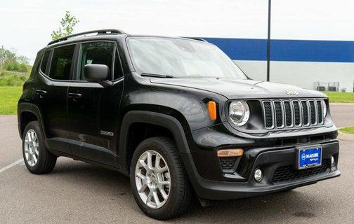 Black Clearcoat 2023 Jeep Renegade Latitude