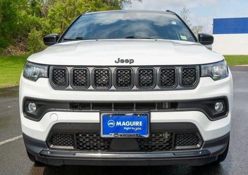 Bright White Clearcoat 2023 Jeep Compass Altitude