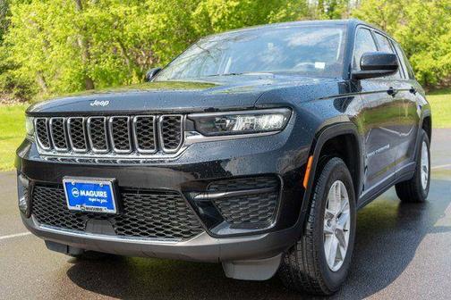 Diamond Black 2023 Jeep Grand Cherokee Laredo