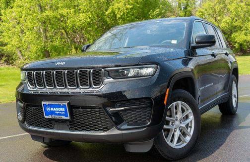 Diamond Black 2023 Jeep Grand Cherokee Laredo