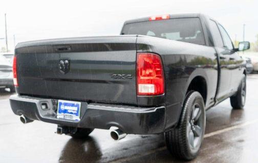 Brilliant Black Crystal Pearlcoat 2018 RAM 1500 Express
