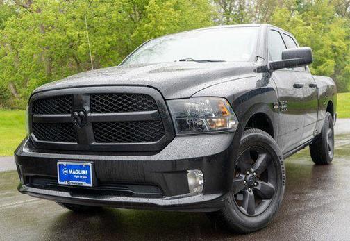 Brilliant Black Crystal Pearlcoat 2018 RAM 1500 Express