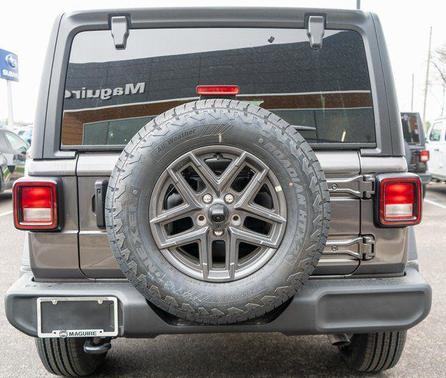 Granite Crystal Clearcoat Metallic 2026 Jeep Wrangler Sport