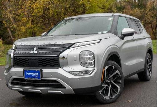 2023 Mitsubishi Outlander SE