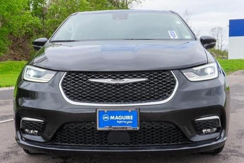 2023 Chrysler Pacifica Touring-L