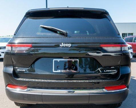 Diamond Black 2026 Jeep Grand Cherokee Laredo X