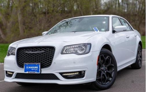 2023 Chrysler 300 Touring L
