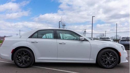 2023 Chrysler 300 Touring L
