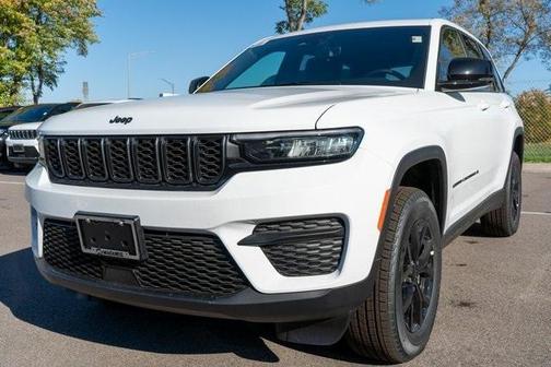 2025 Jeep Grand Cherokee Laredo