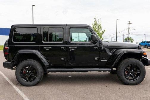 Black Clearcoat 2023 Jeep Wrangler Sahara