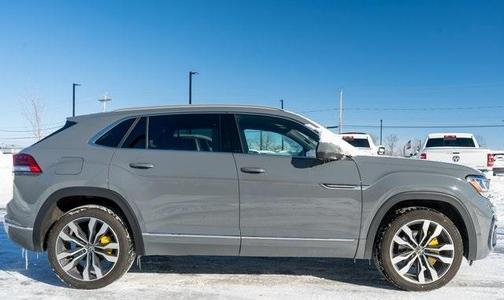 2022 Volkswagen Atlas Cross Sport 3.6L V6 SEL Premium R-Line