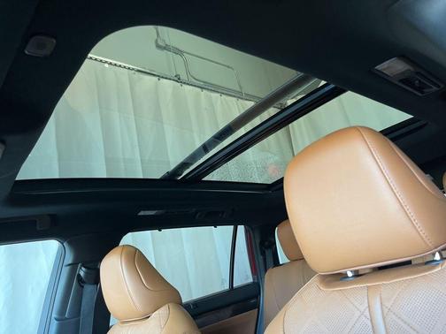 Red 2023 Toyota Highlander L