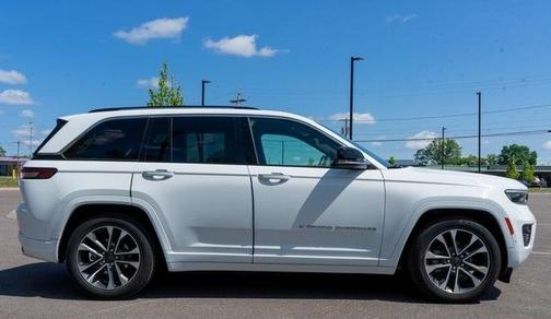 2022 Jeep Grand Cherokee Overland