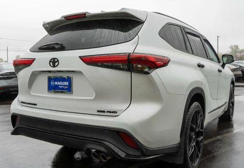 Pearl 2022 Toyota Highlander XSE