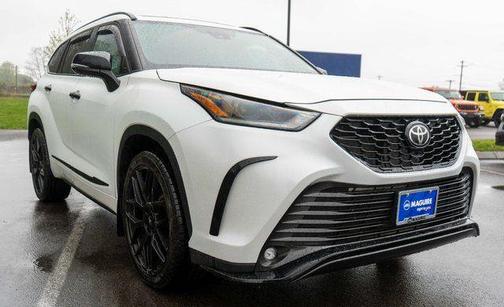 Pearl 2022 Toyota Highlander XSE