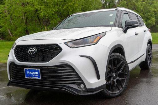 Pearl 2022 Toyota Highlander XSE