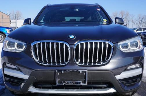 Photo 3 of 25 of 2018 BMW X3 xDrive30i