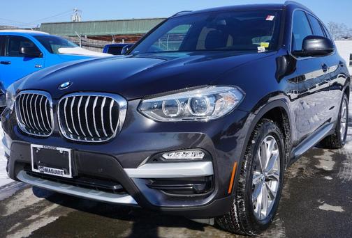 Photo 2 of 25 of 2018 BMW X3 xDrive30i