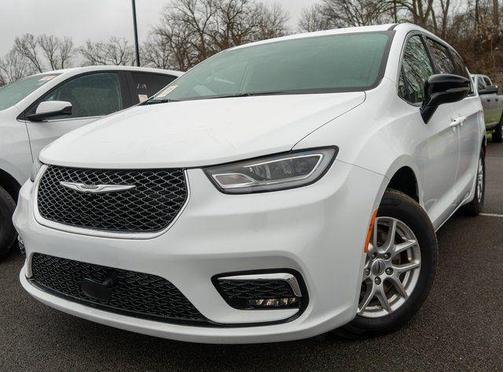 2024 Chrysler Pacifica Touring-L