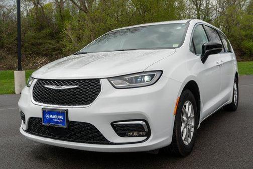 Bright White Clearcoat 2024 Chrysler Pacifica Touring-L