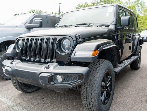 Black Clearcoat 2023 Jeep Wrangler Sahara
