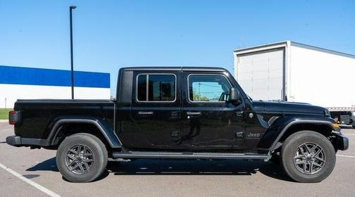 2024 Jeep Gladiator Sport