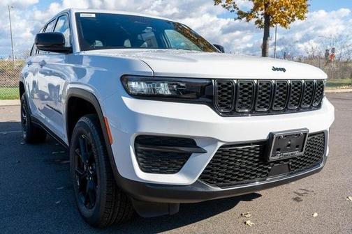 2025 Jeep Grand Cherokee Laredo